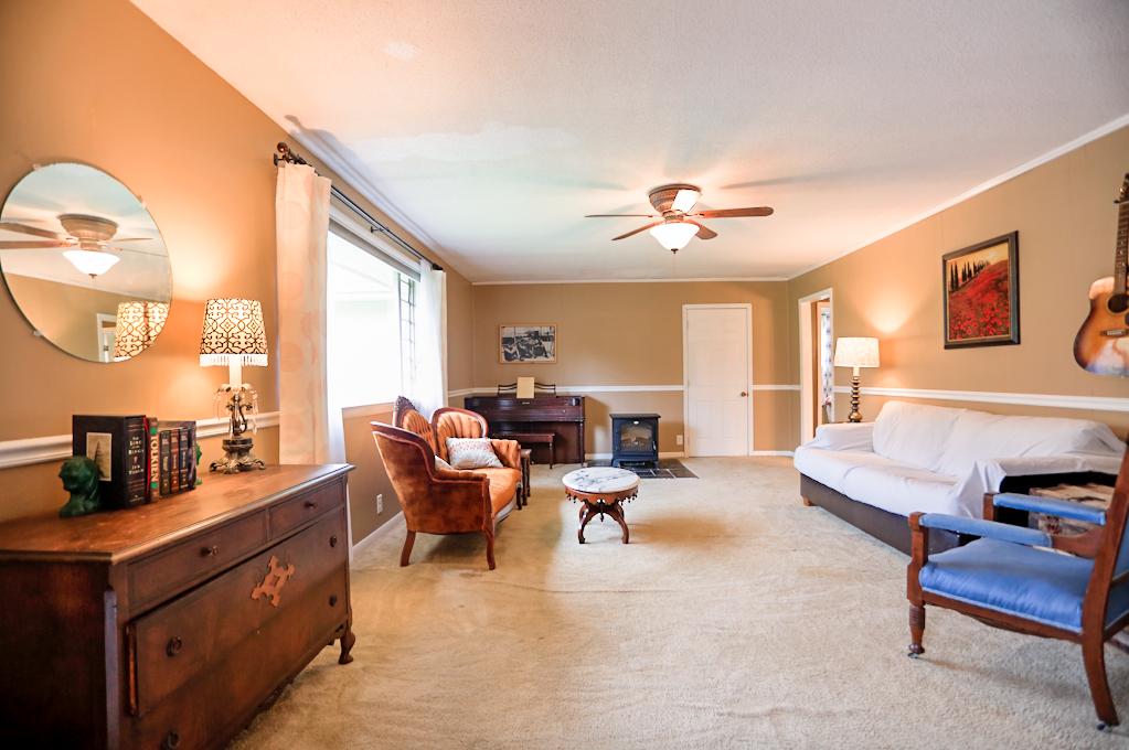 3329 Bowers Road Ooltewah, TN 37363 - Photo 5 of 21 Family Room