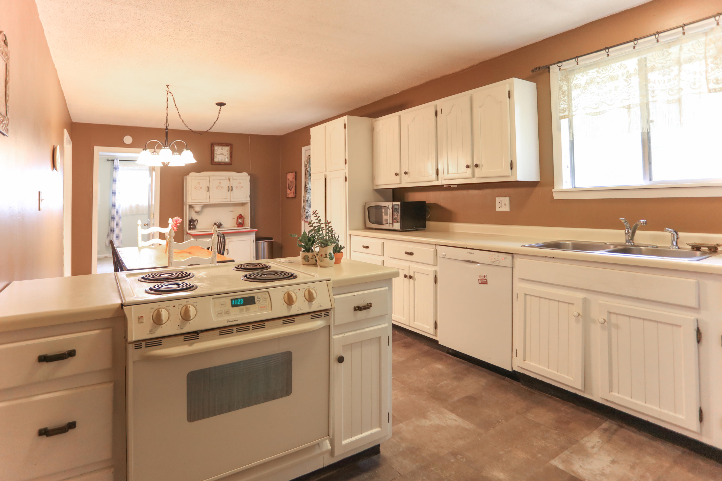 3329 Bowers Road Ooltewah, TN 37363 - Photo 8 of 21 Kitchen