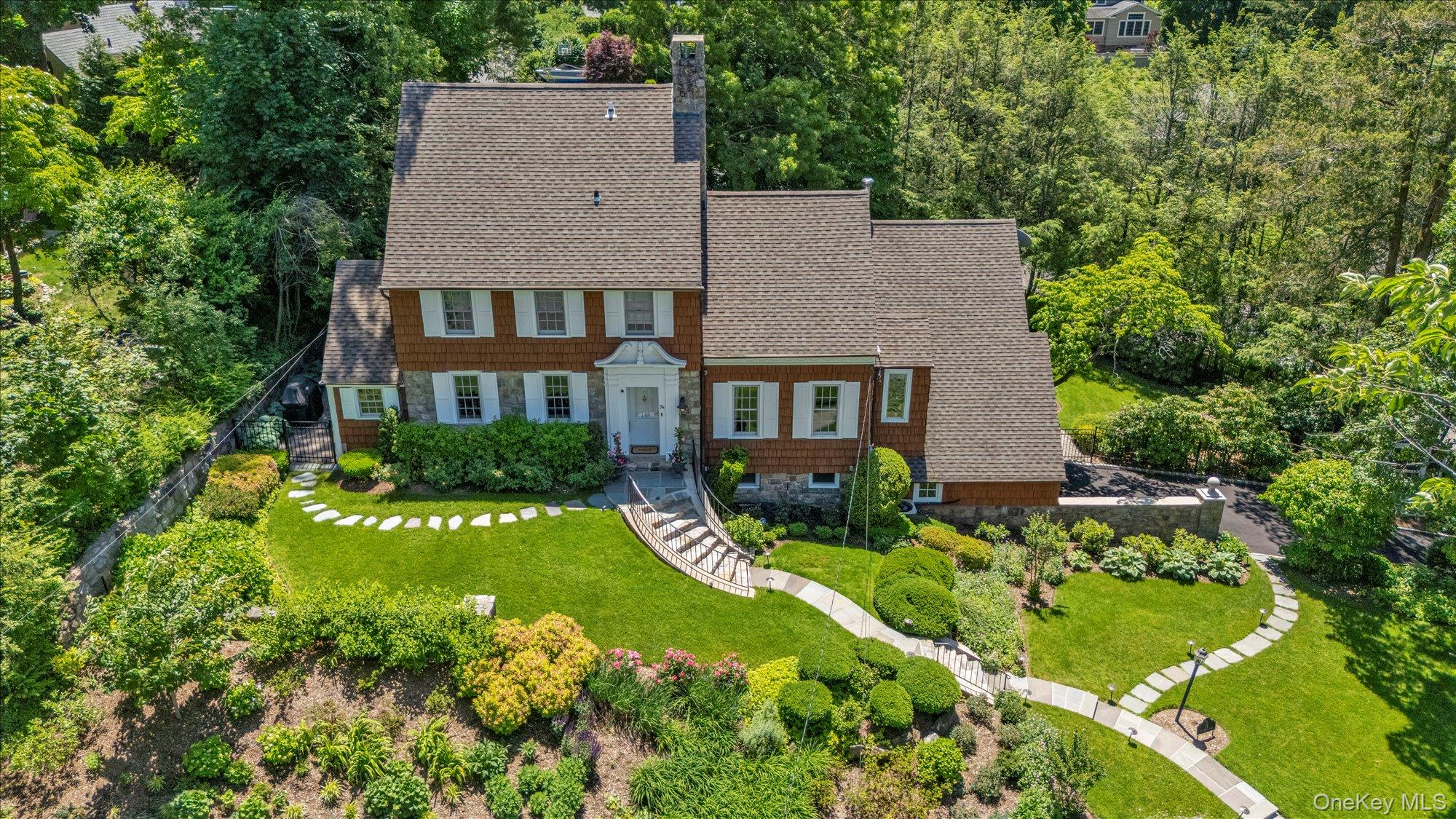 74 Litchfield Road Port Washington, NY 11050 - Photo 40 of 48