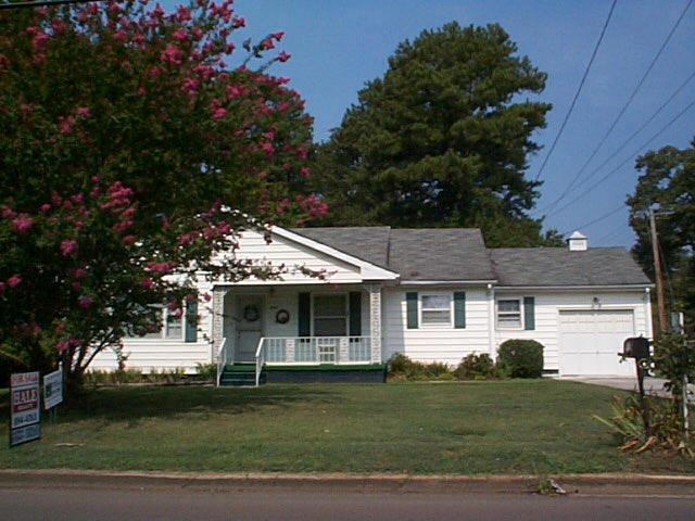 637 North Moore Road Chattanooga, TN 37411 - Photo 1 of 1 Primary Photo