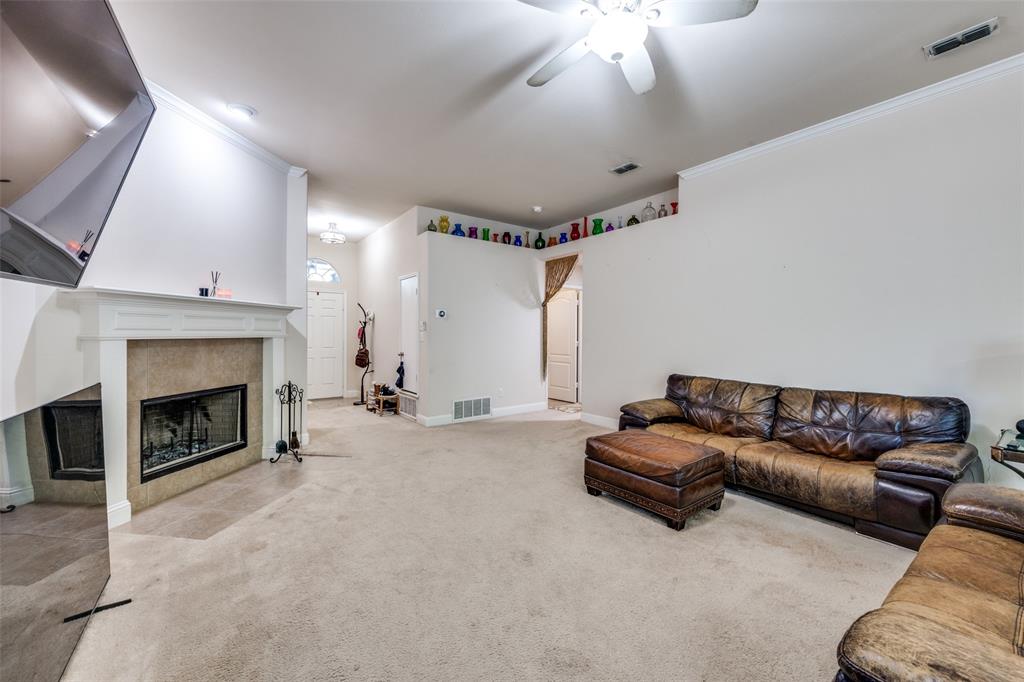 8233 Edgepoint Trail Fort Worth, TX 76053 - Photo 5 of 36