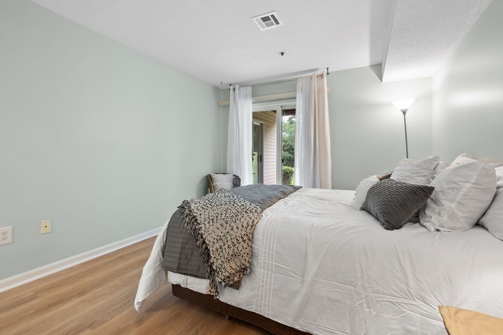4 Duck Pond Road, Unit 206 Beverly, MA 01915 - Photo 6 of 18 Gallery Image 6