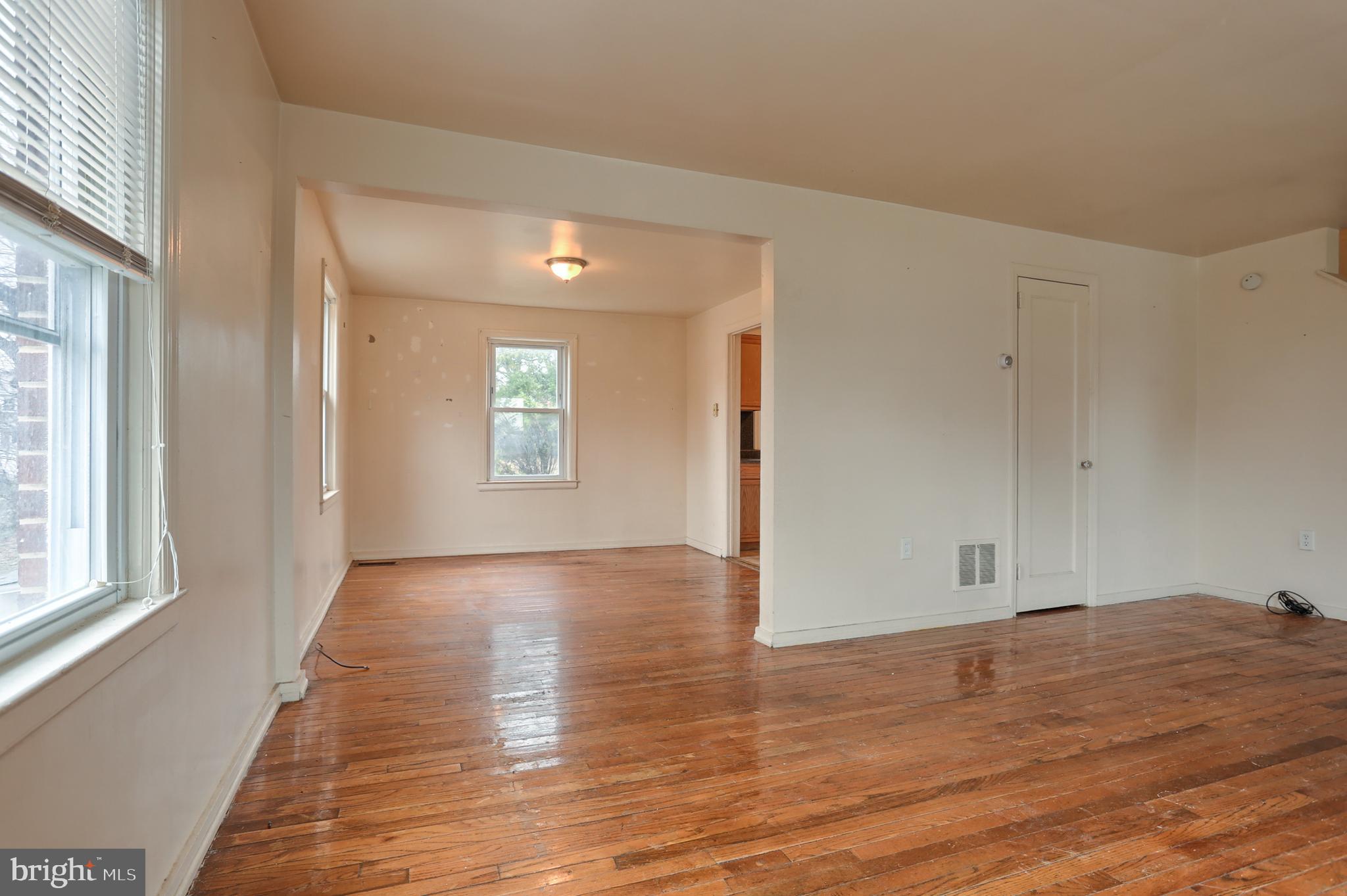 2778 Croyden Road Harrisburg, PA 17104 - Photo 4 of 22 Gallery Image 4