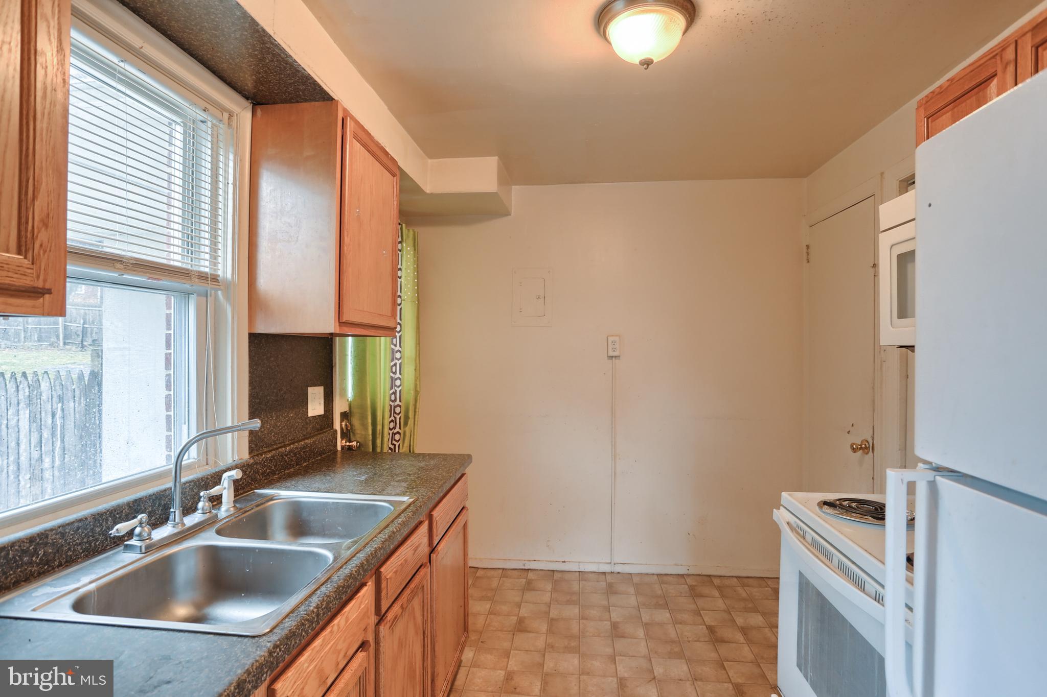 2778 Croyden Road Harrisburg, PA 17104 - Photo 8 of 22 Gallery Image 8