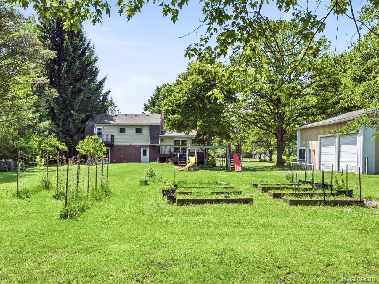 2861 Church Road Columbus, MI 48063 - Photo 35 of 46 34-2861 Church Rd (34).jpg