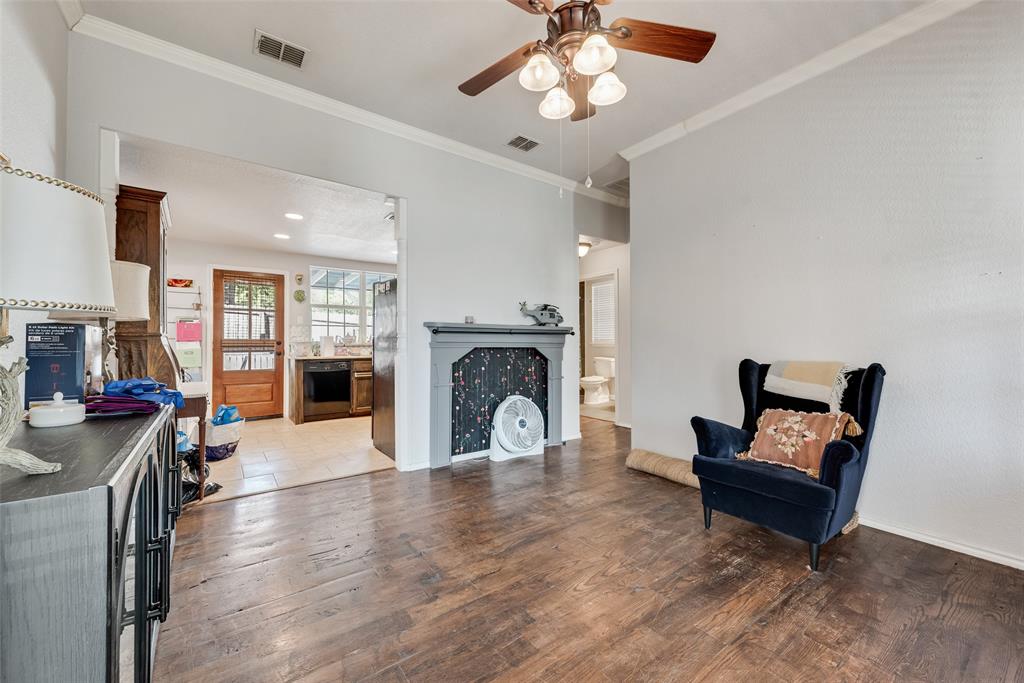 318 South Walnut Street Weatherford, TX 76086 - Photo 3 of 16