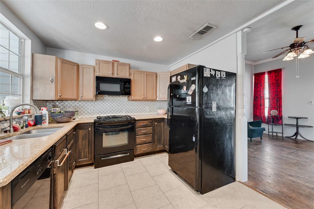 318 South Walnut Street Weatherford, TX 76086 - Photo 6 of 16