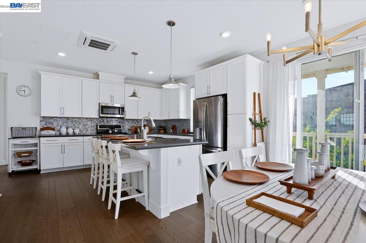 1826 Entrance Road Alameda, CA 94501 - Photo 15 of 46 Gallery Image 15