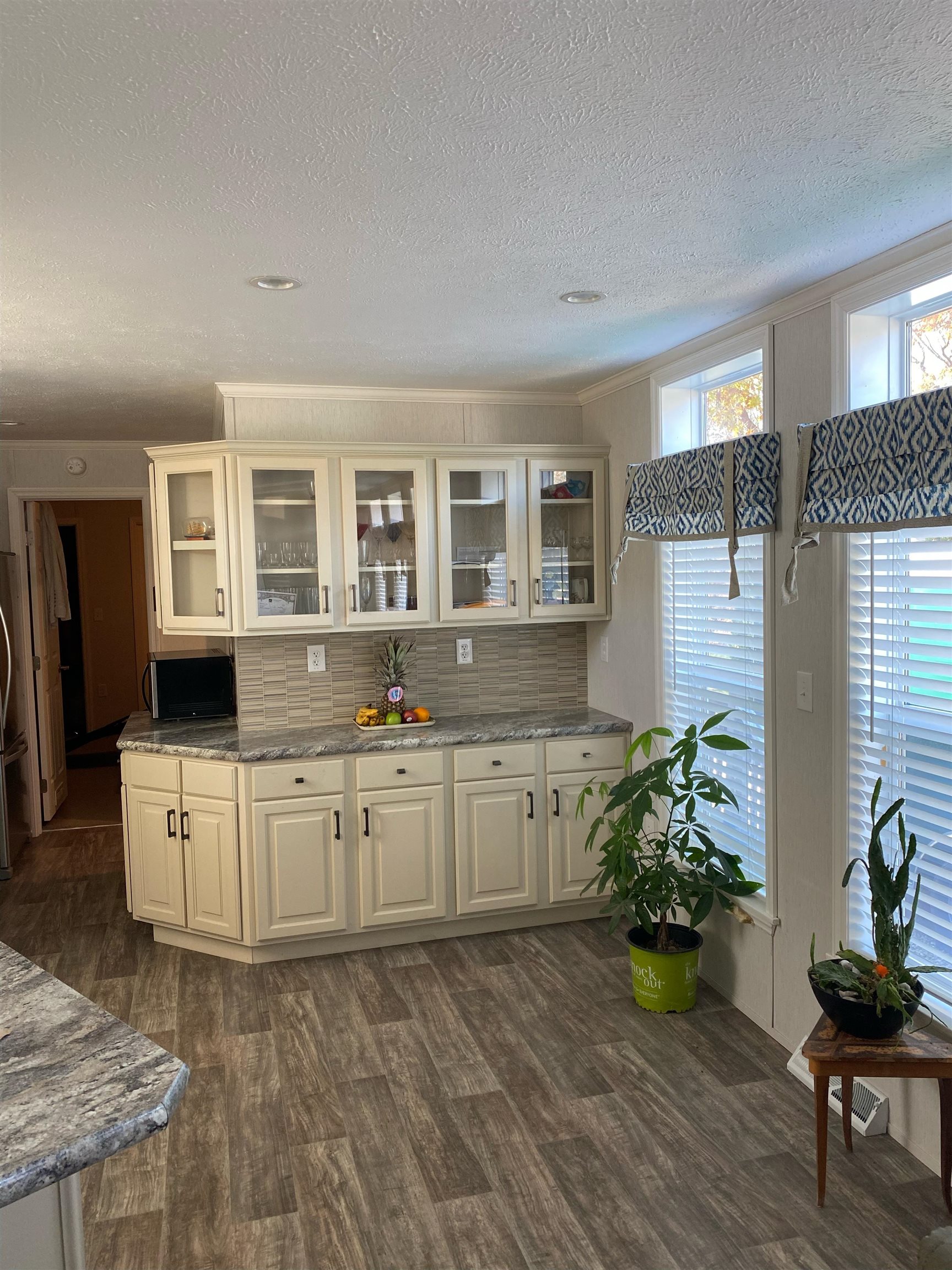 37 Cornwall Street Exeter, NH 03833 - Photo 2 of 20