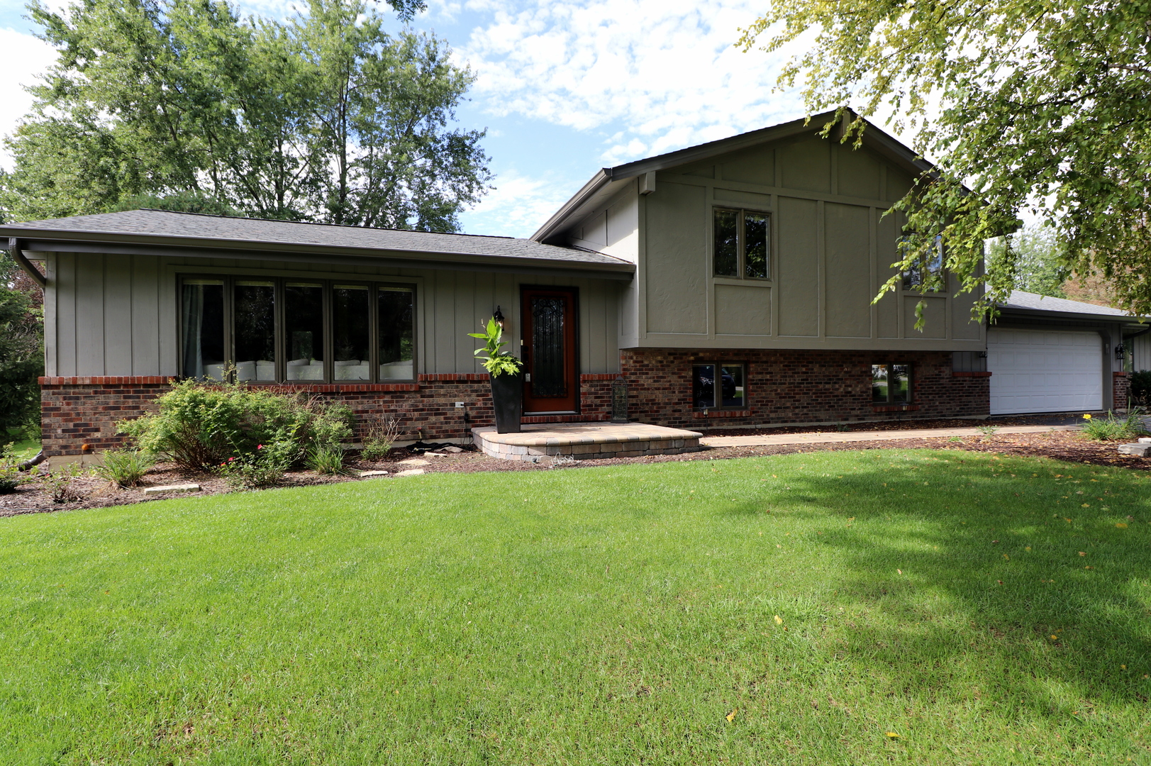 11S510 Book Road Naperville, IL 60564 - Photo 1 of 21