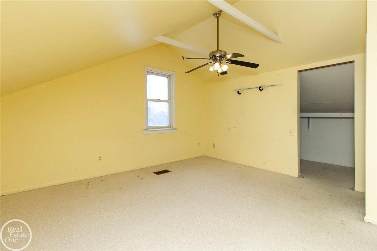 49470 Card Macomb, MI 48044 - Photo 24 of 32 50034831-23.JPG
