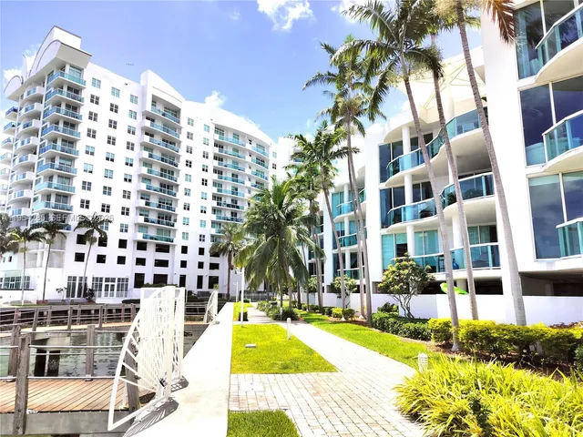 $3,400 | 7910 Harbor Island Drive, Unit 802, North Bay Village, FL 33141