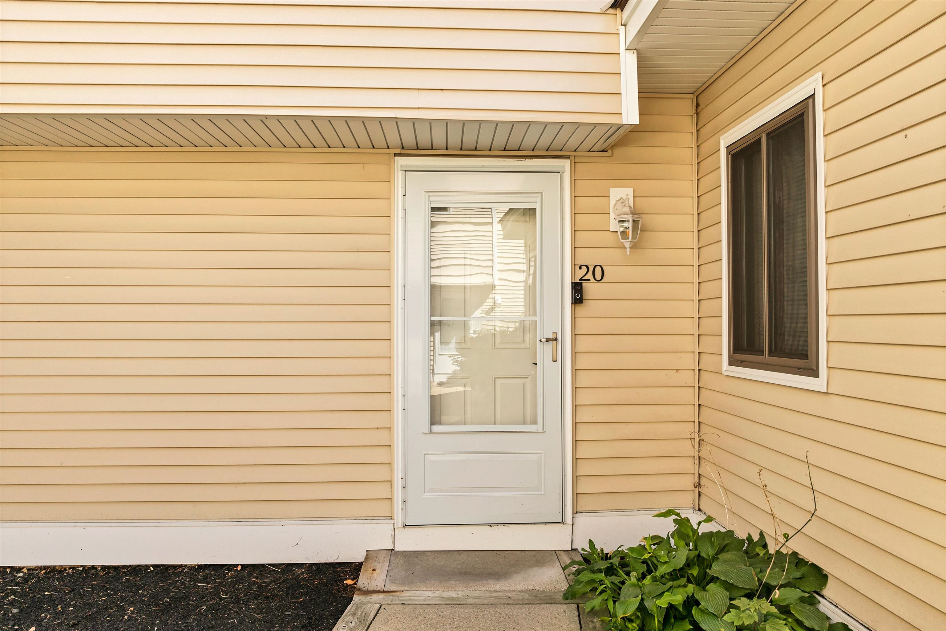 20 Franklin Heights, Unit 20 Rochester, NH 03867 - Photo 2 of 27