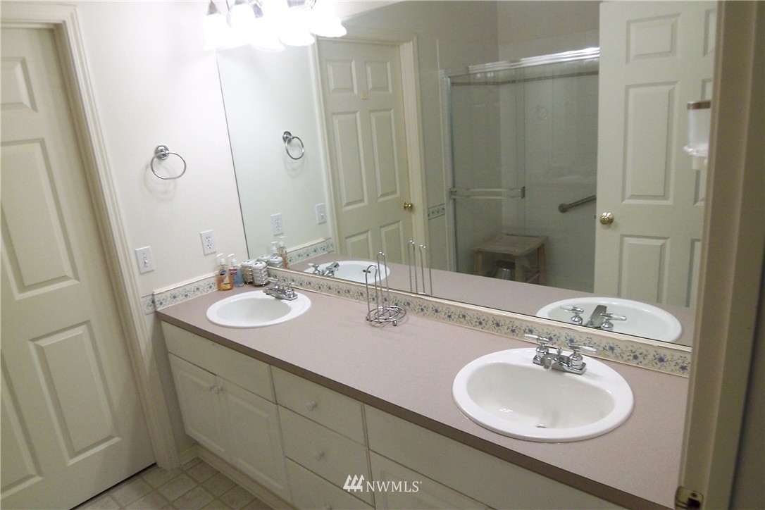 702 228th Street Southwest, Unit L102 Bothell, WA 98021 - Photo 10 of 14 Gallery Image 10