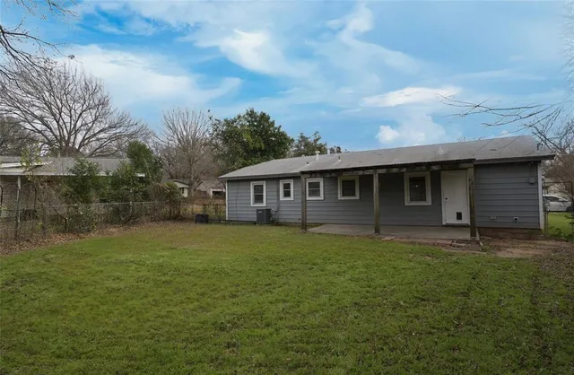 $1,695 | 1804 England Road, Arlington, TX 76013