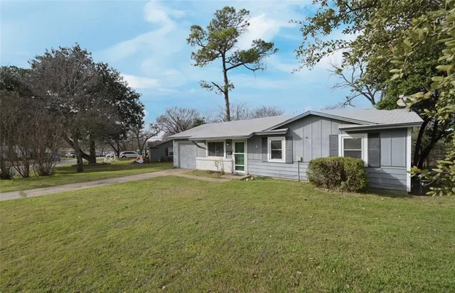 $1,695 | 1804 England Road, Arlington, TX 76013