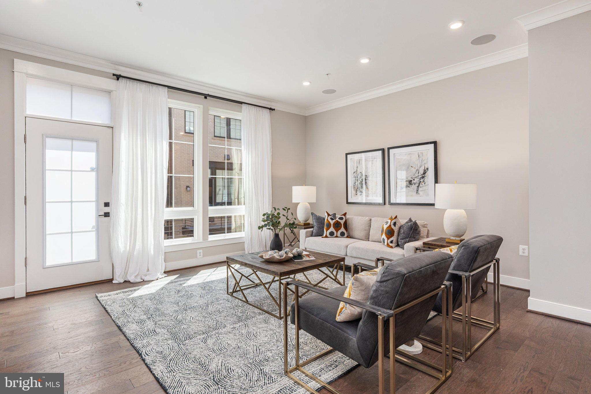 1876 Easterly Road Reston, VA 20190 - Photo 6 of 79 Living Room | Main Level