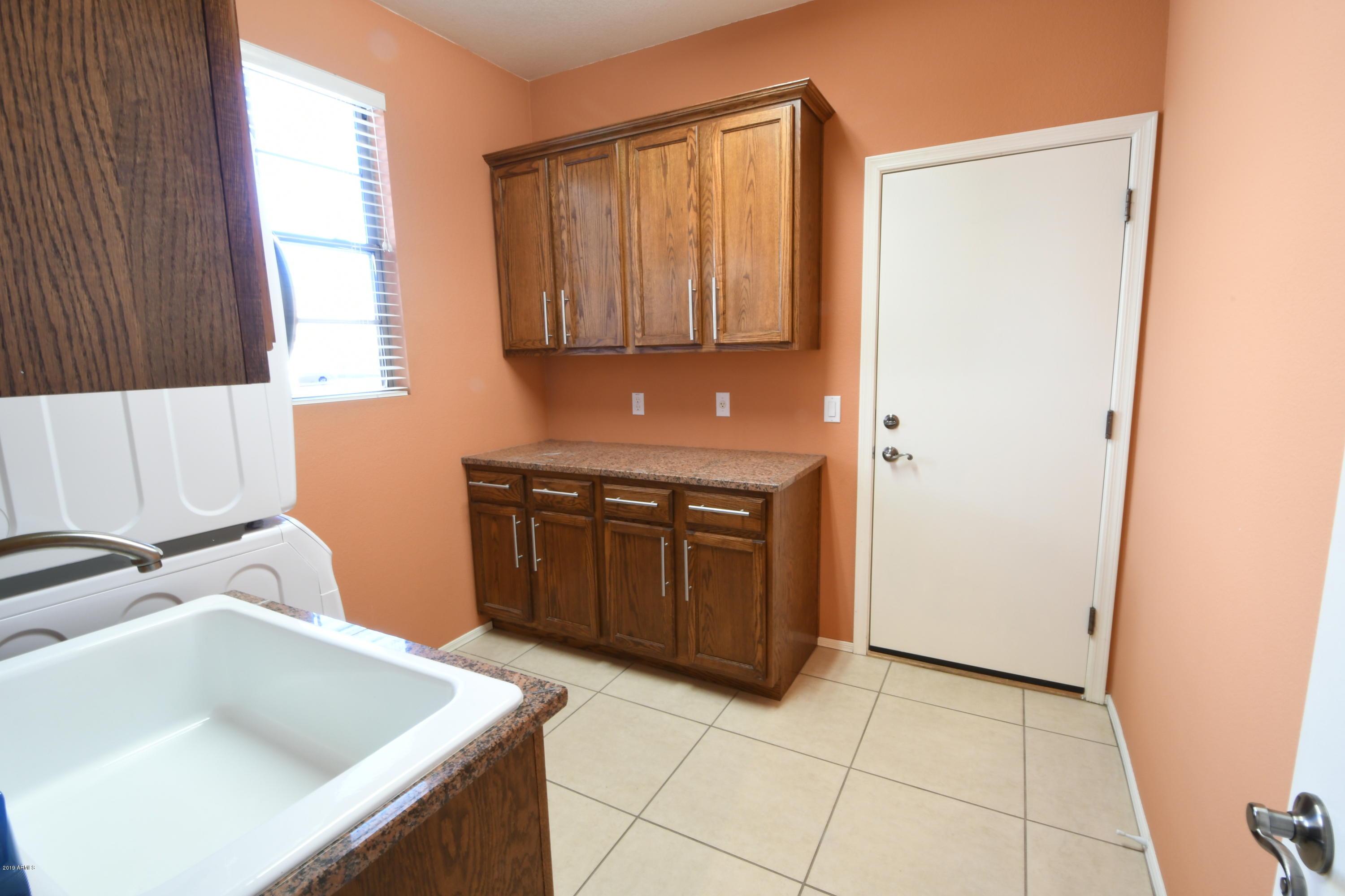 2226 West Carson Road Phoenix, AZ 85041 - Photo 23 of 29 DSC_0322