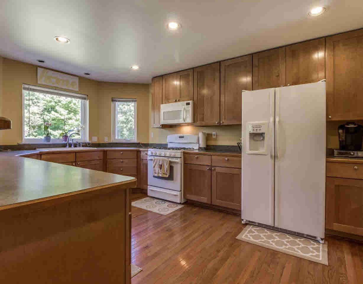 7489 Denton Hill Road Fenton, MI 48430 - Photo 5 of 40 21345165-4.JPG
