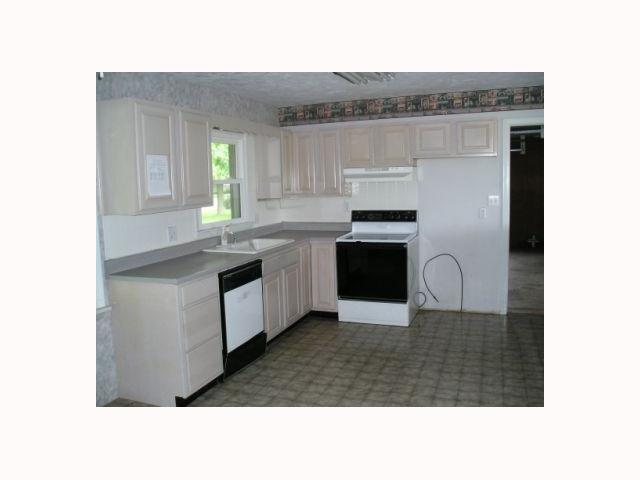 1012 East Post Road Anderson, IN 46012 - Photo 2 of 6