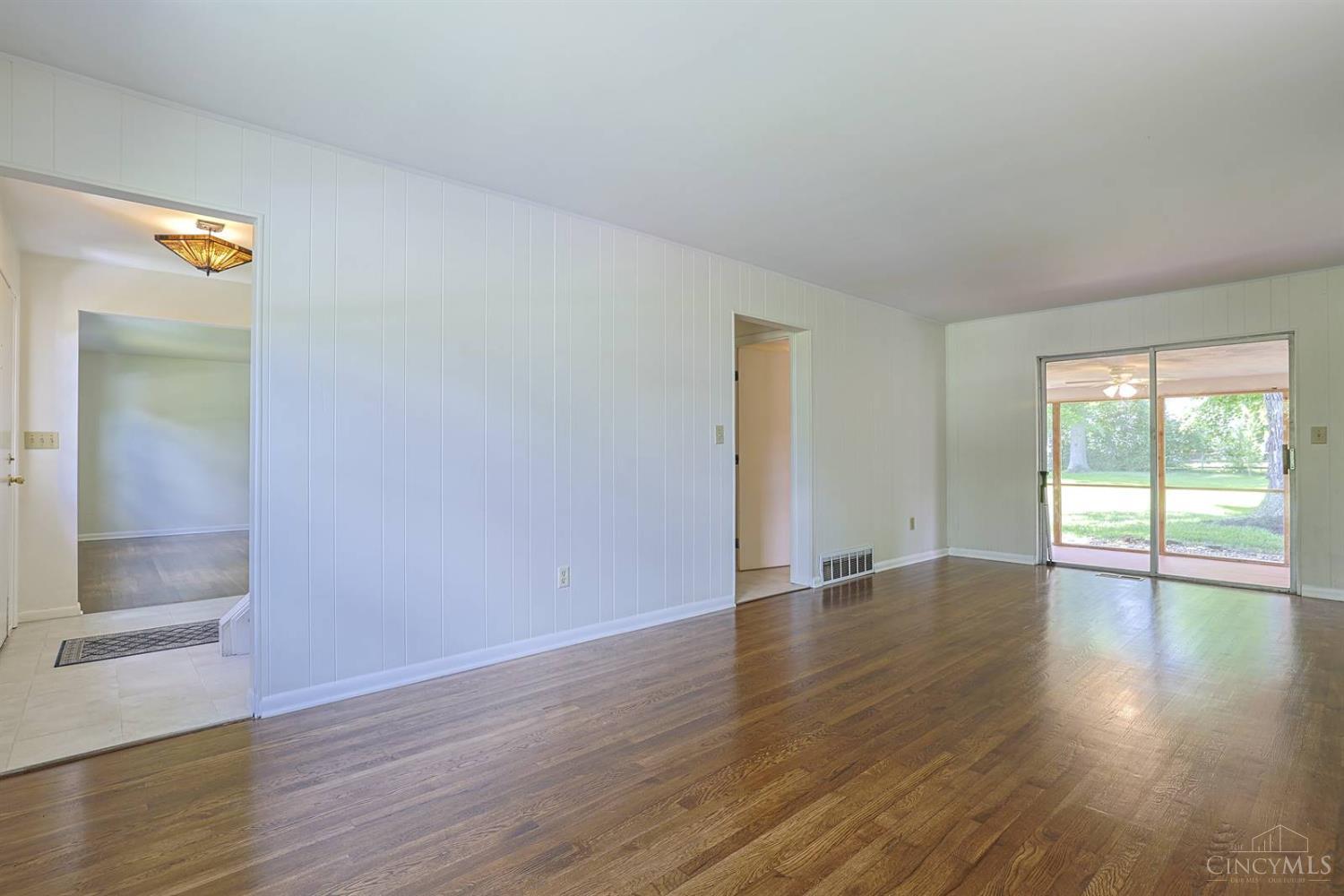 10639 Weil Road Montgomery, OH 45249 - Photo 13 of 54