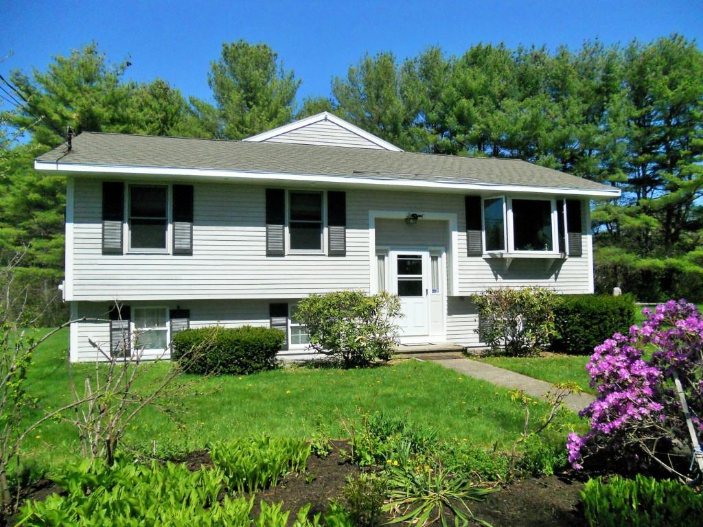 102 Lombard Road Arundel, ME 04046 - Photo 1 of 35 Photo