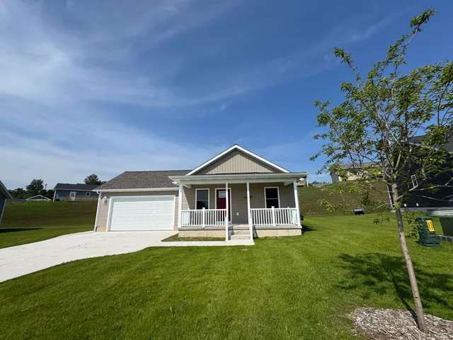 $214,000 | 258 Willowside Drive, Shelby, MI 49455