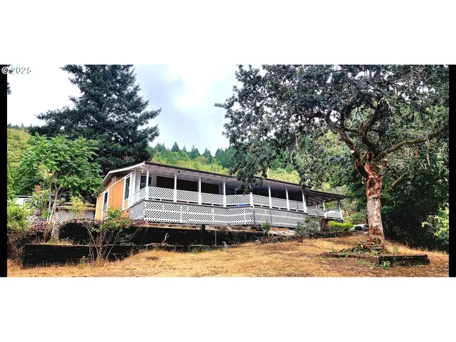$295,000 | 711 Plin Street, Myrtle Creek, OR 97457