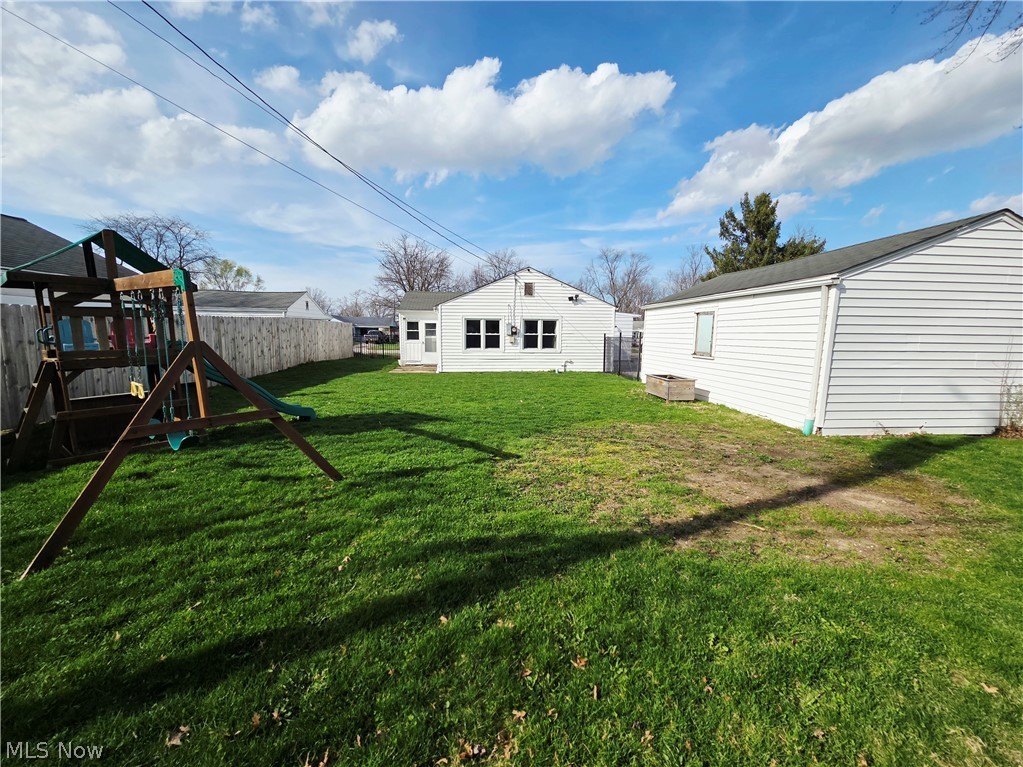659 Weller Road Elyria, OH 44035 - Photo 5 of 29 Gallery Image 5