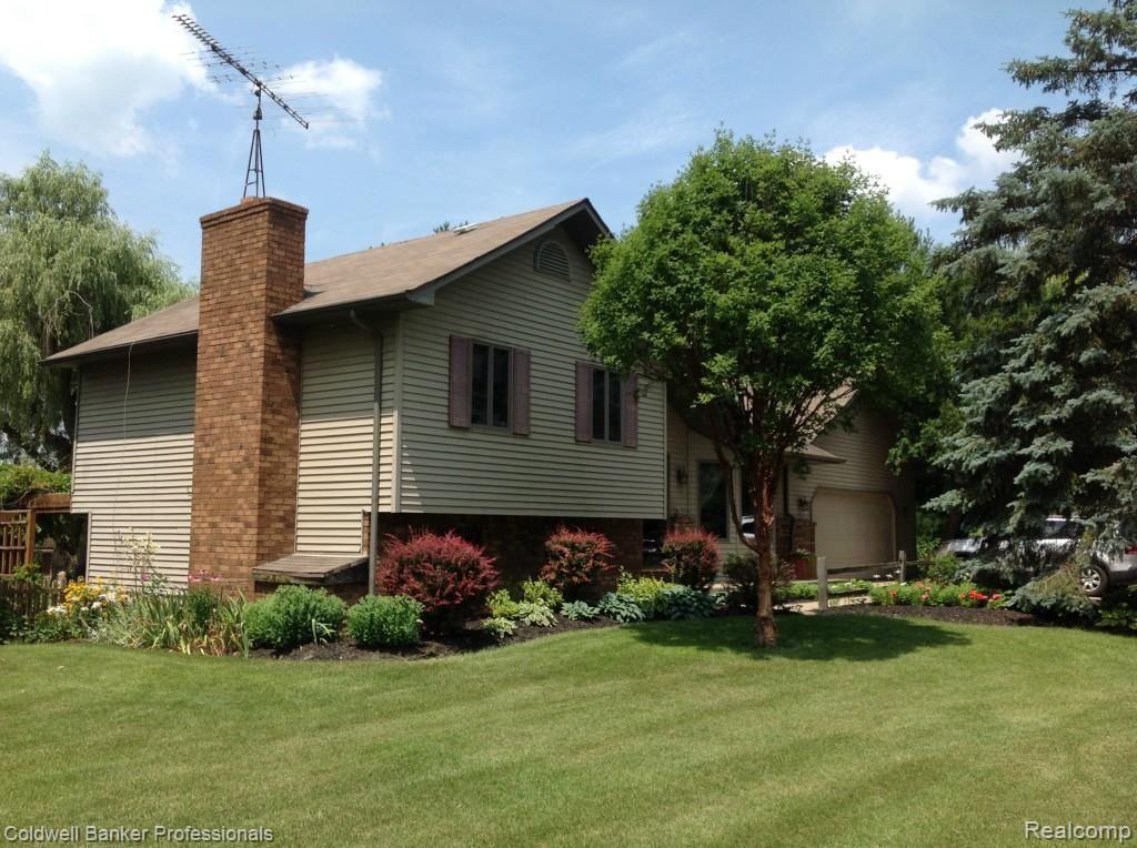 1539 Indian Road Lapeer, MI 48446 - Photo 1 of 42