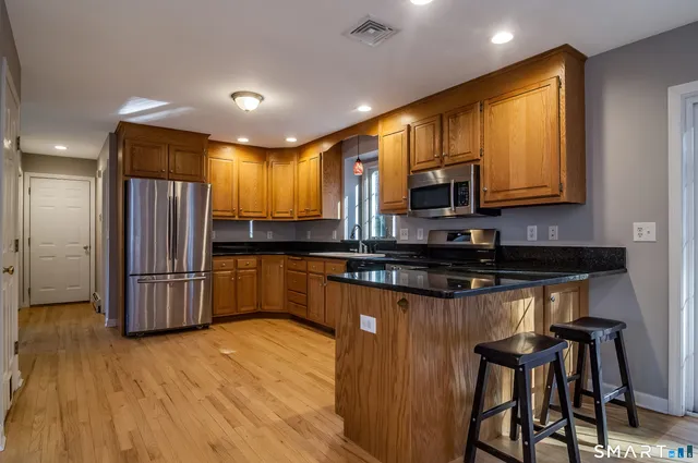 $559,000 | 68 Wyassup Road, North Stonington, CT 06359