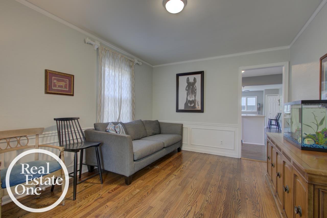 212 Moross Road Grosse Pointe Farms, MI 48236 - Photo 10 of 47