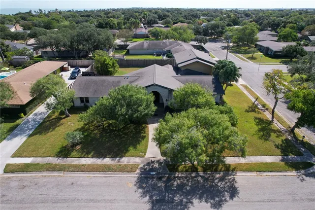 $720,000 | 321 Bayshore Drive, Corpus Christi, TX 78412