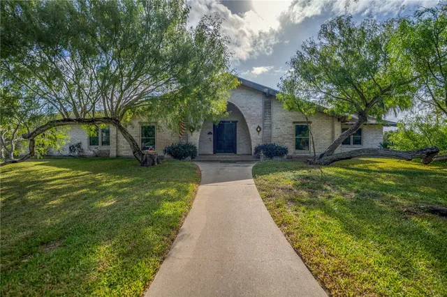 $720,000 | 321 Bayshore Drive, Corpus Christi, TX 78412