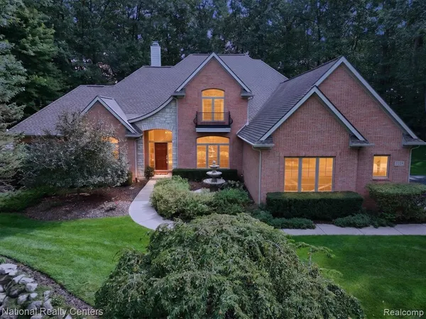 $799,900 | 2225 Canterwood, Highland, MI 48357