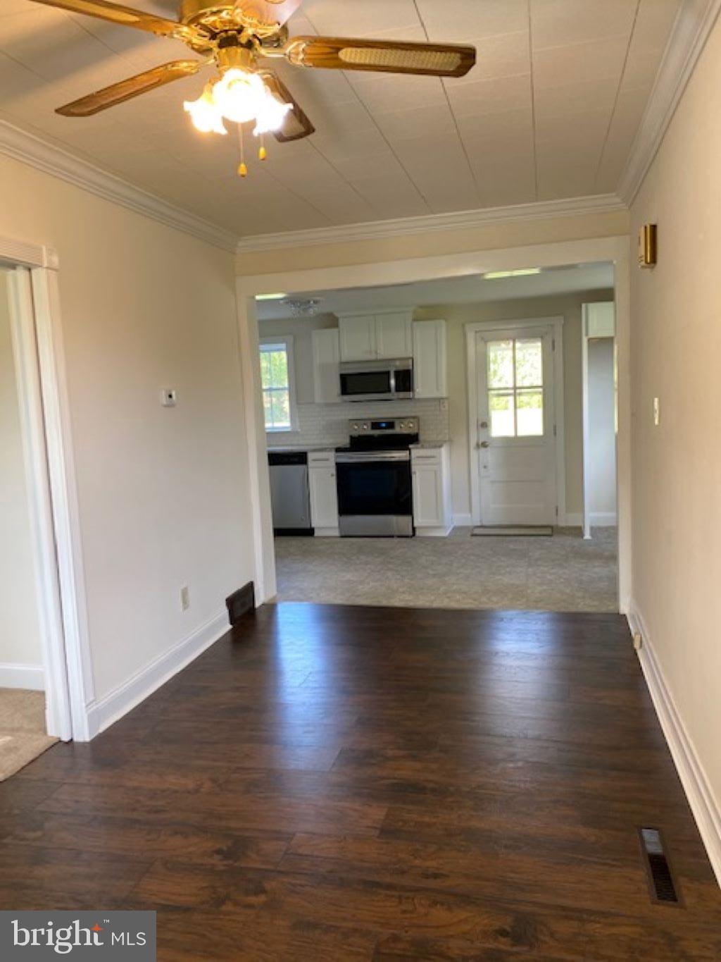 7961 Creamery Road Alburtis, PA 18011 - Photo 2 of 19 Living Room from entry