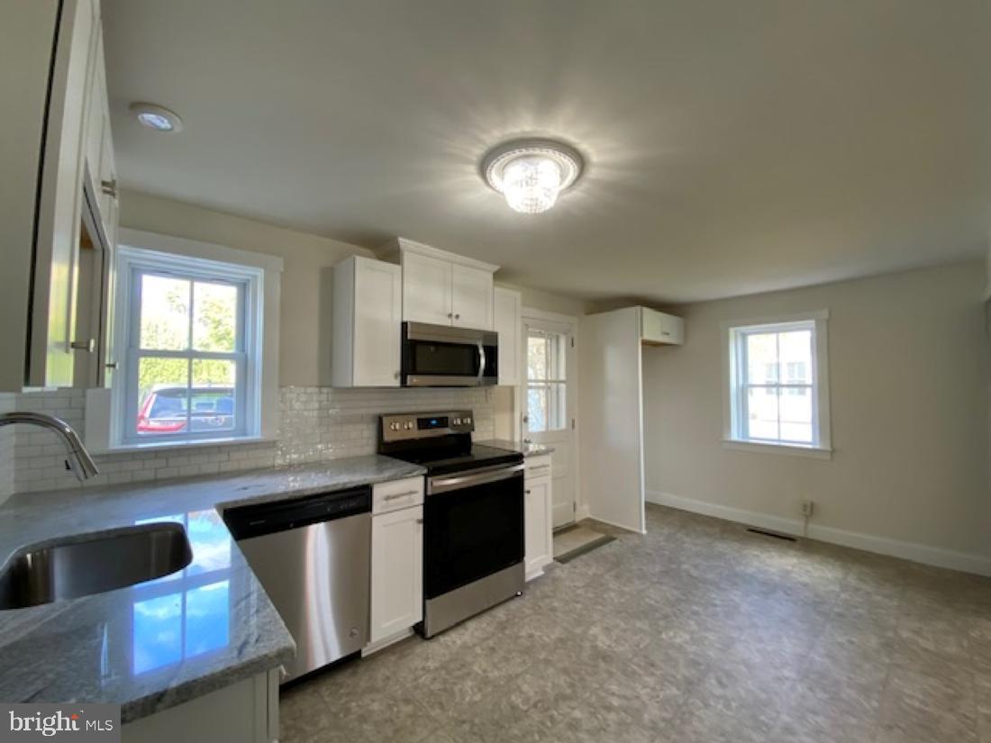 7961 Creamery Road Alburtis, PA 18011 - Photo 7 of 19 Eat in Kitchen -new floor,Lighting, plumbing