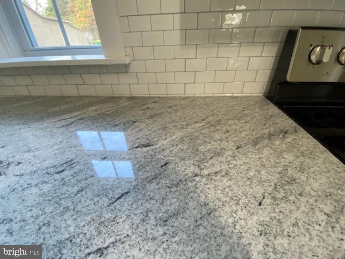7961 Creamery Road Alburtis, PA 18011 - Photo 8 of 19 Granite counter top, back splash