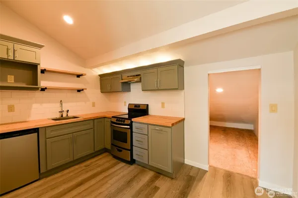 $6,000 | 3220 Loma Court Northeast, Tacoma, WA 98422