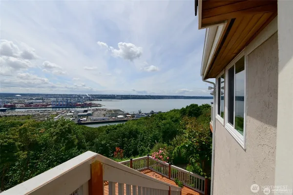 $6,000 | 3220 Loma Court Northeast, Tacoma, WA 98422