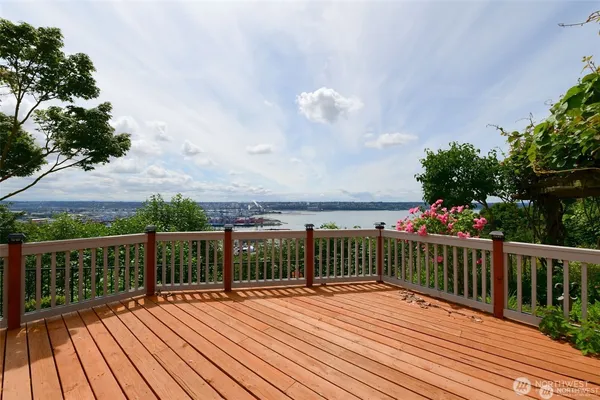 $6,000 | 3220 Loma Court Northeast, Tacoma, WA 98422