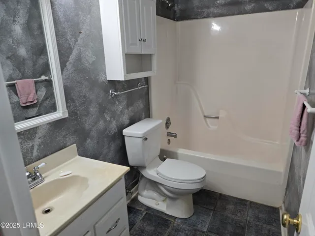 $300,000 | 18 Middle Road, Beaufort, SC 29907