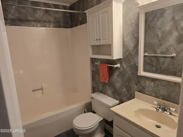 $300,000 | 18 Middle Road, Beaufort, SC 29907