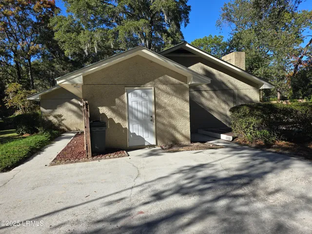 $300,000 | 18 Middle Road, Beaufort, SC 29907