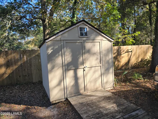 $300,000 | 18 Middle Road, Beaufort, SC 29907