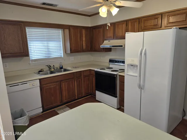 $300,000 | 18 Middle Road, Beaufort, SC 29907