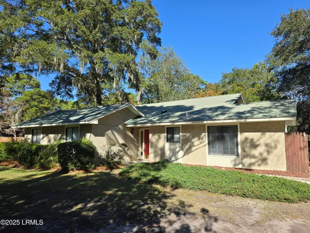 $300,000 | 18 Middle Road, Beaufort, SC 29907