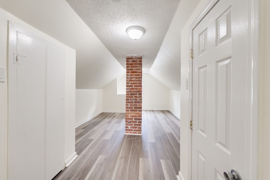 17 Bushwick Place Springfield, MA 01109 - Photo 21 of 31 Gallery Image 21