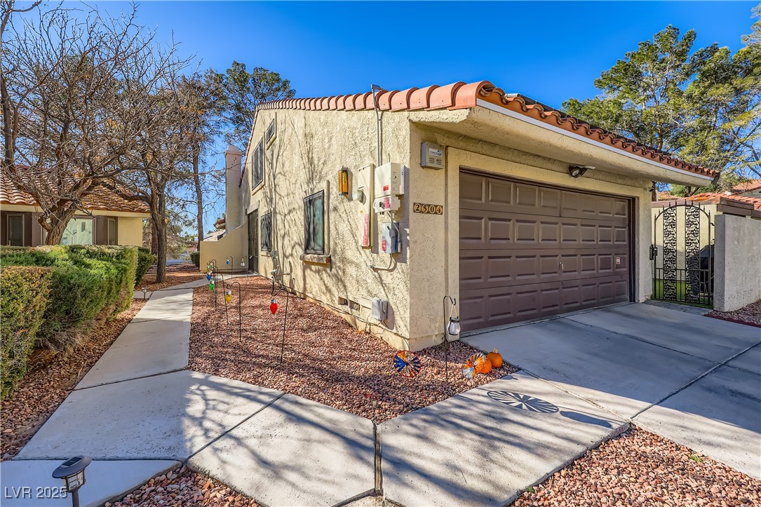2504 Balintore Court Henderson, NV 89014 - Photo 6 of 53