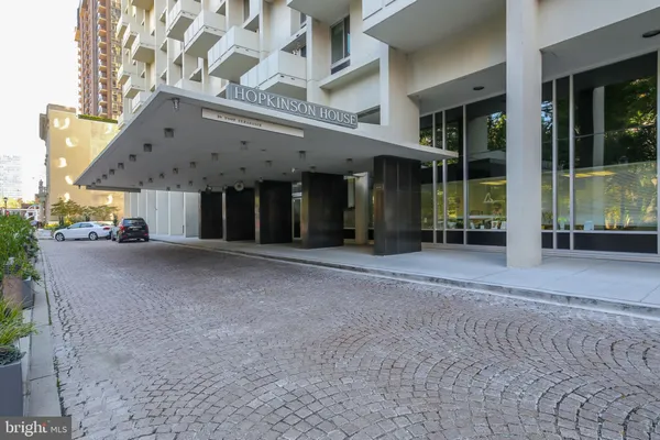 $175,000 | 604 South Washington Square, Unit 713, Philadelphia, PA 19106